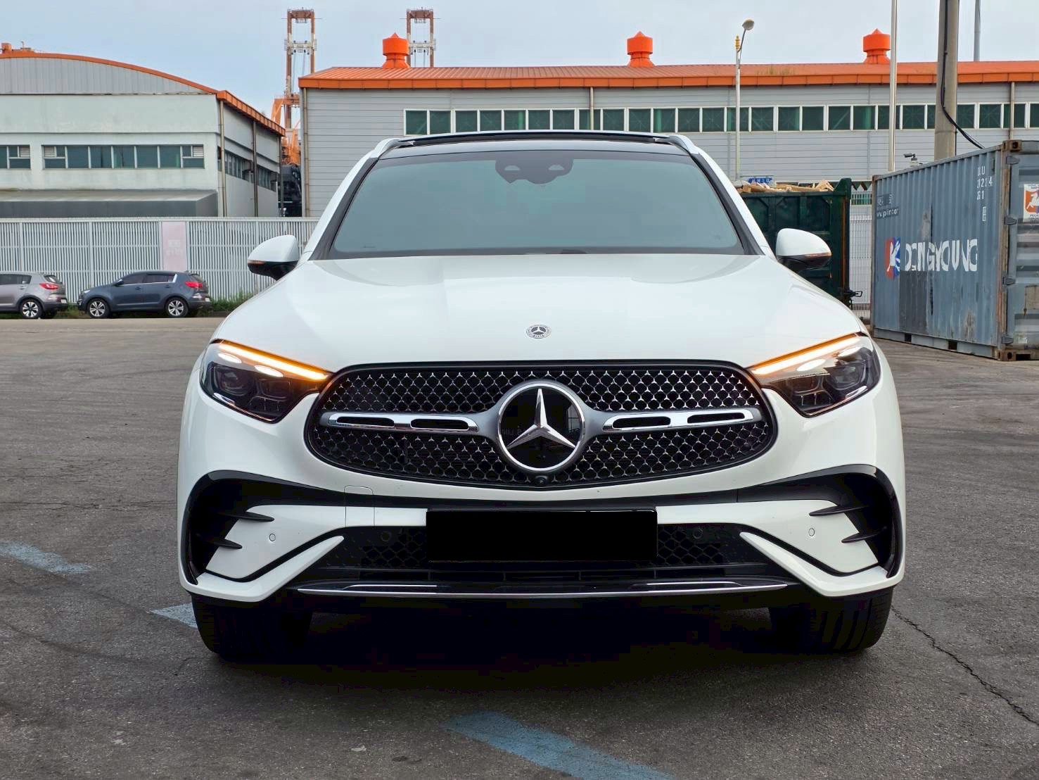2025 Mercedes-Benz GLC 300 4MATIC